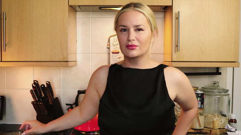 JessieHH: Fumând cu mama vitregă 4K