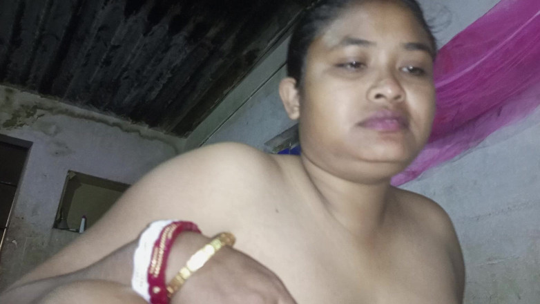 Mridulmadhu: Stiefschwester hat mich beim porno-schauen erwischt