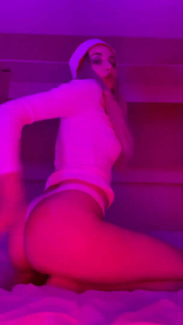 My bf cuckold: Sexy new year girl play with vibrator non nude