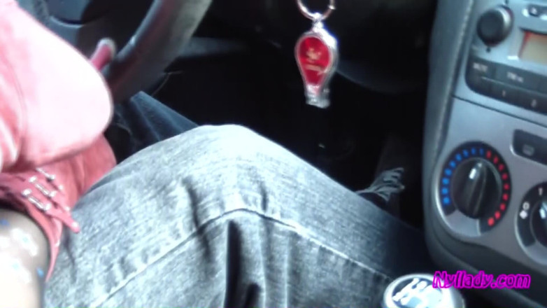 Nyllady: Arabada kocamla oynuyor