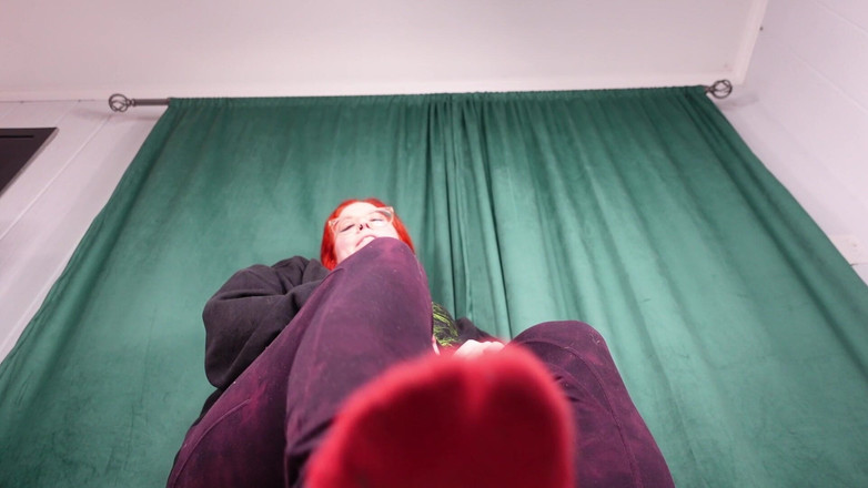 Deanna deadly: Membenarkan Awak Menyembah Stoking Saya Selepas Bersenam