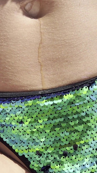 Monika Fox šuká sama sebe velkým robertkem na jachtě