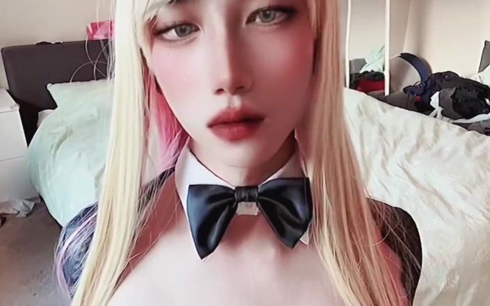 Eva Pans: Beautiful Asian Tranny Outfit