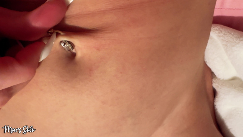 Mars solo: Sudut pandangan pertama bermain dengan butang perut saya berdering