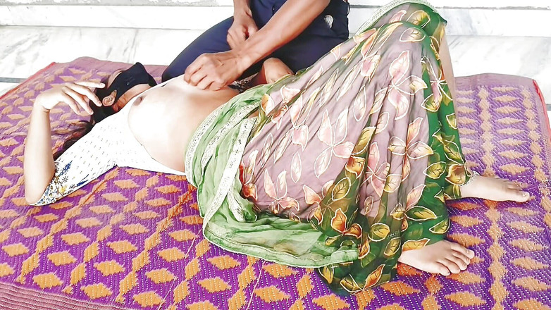 Fuckkkker: 太いペニスを見て、友人の妻は彼女のサリーを落とし、犯されることに同意しました、友人の妻はヒンディー語の音声で犯されました