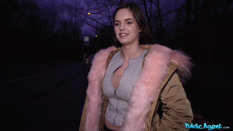 Public Agent: Agent - 20 Year Old Student Taylee Wood Flashes Her Big Tits