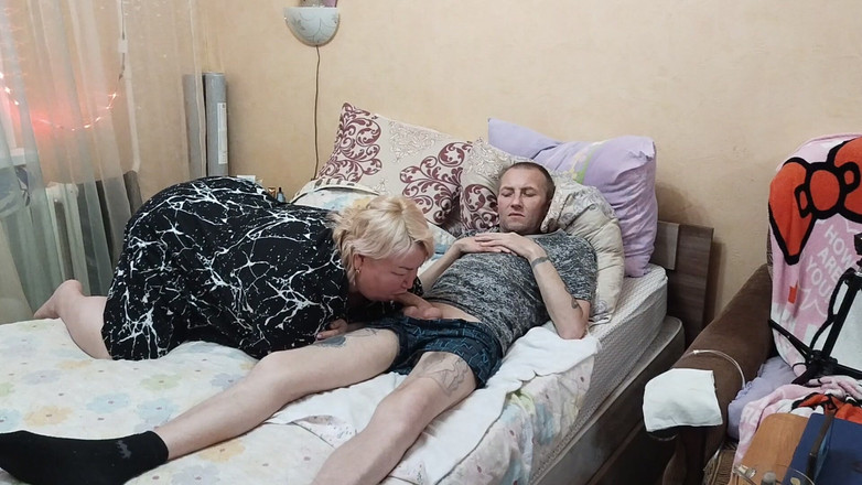 Zona901: 젖탱이를 빨고 정액을 빨아주는 시어머나