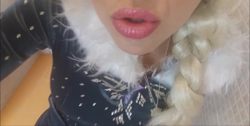 savannahamatoriale: Queen Elsa Naked Offer to Ya Her Ass! She's Not...