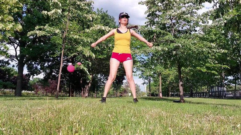 Mirsur: Сексуальна дівчина спортивна на відкритому повітрі