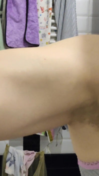 Compilation de flexions musculaires, pipi et seins laiteux 4K