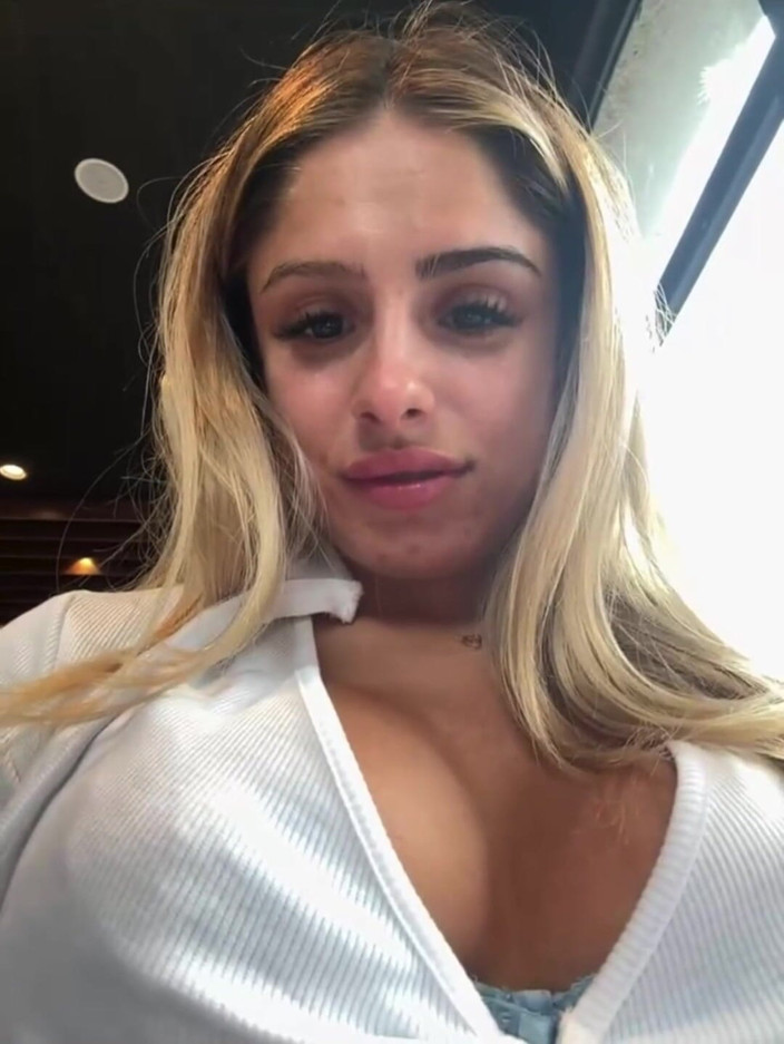 MollyLollyG: Tattooed Blonde with Big Tits and Hairy Pussy Masturbates in...