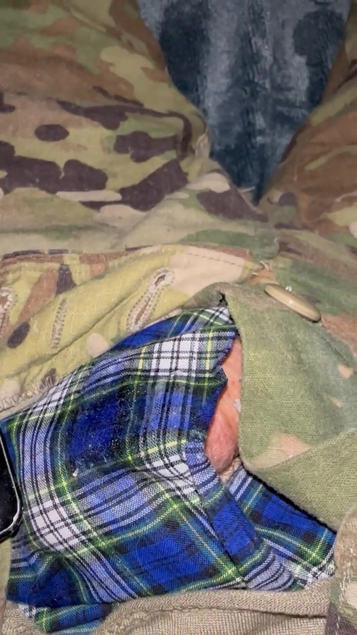 Gay Soldier Stuff: Een hete cumpilatie van mij die me aftrek in een...