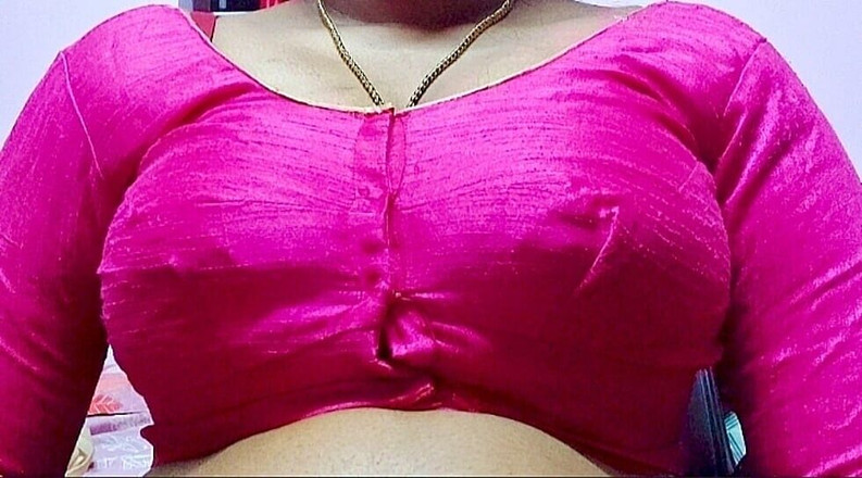 Desi Mohini: Frumoasa soră vitregă indiană și-a numit iubitul acasă