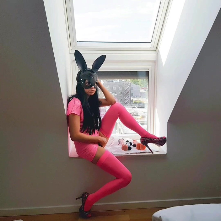 Stjerne Kvinde DK: ハード三人組の女性クソ - クソマシン、ディルド、ディック。Meggi RonniとGucci Spedro