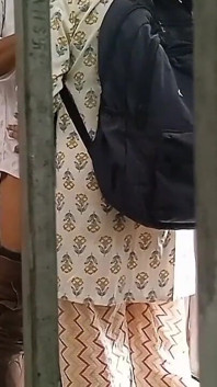 Real Indian School Girl Viral Type Video Recording