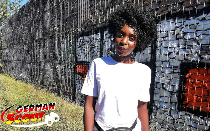 German Scout: Německý skaut - černá ebenová Zaawaadi Mluvte s ztraceným místem venkovní šukání