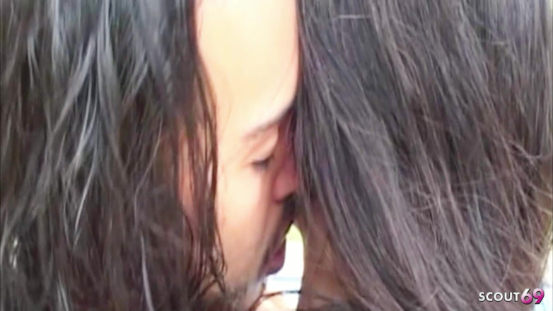 Shemale TS Collection: Latina-transe im urlaub wird von poolboy im freien anal gefickt