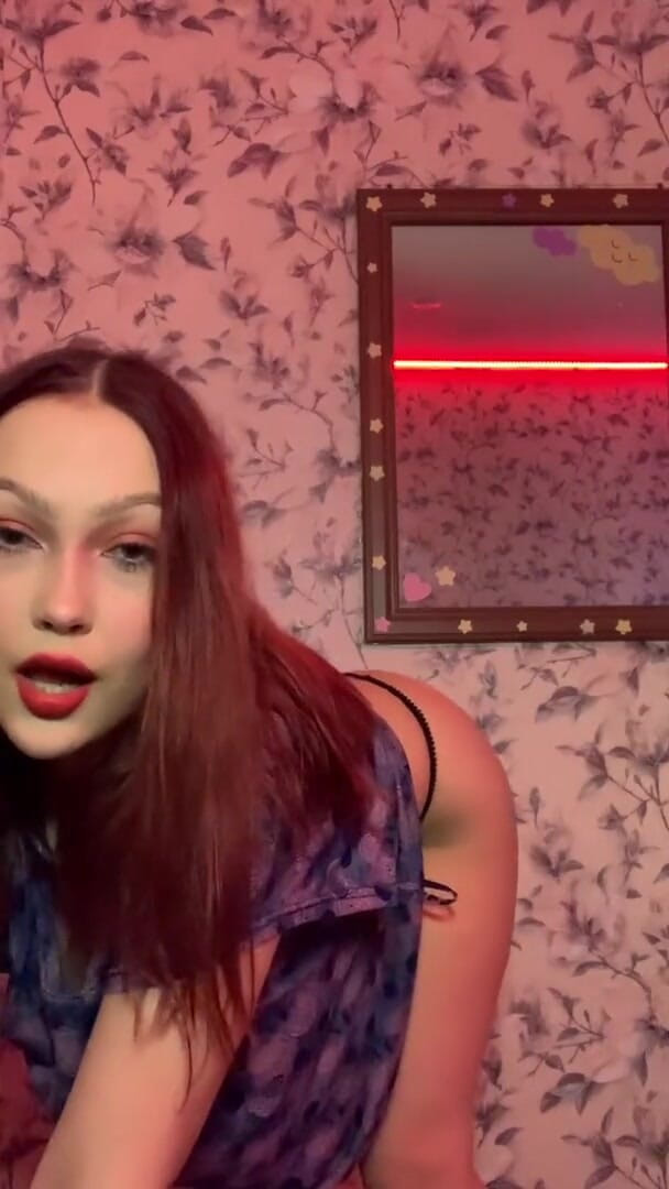 Your Sexy GF: Showing off my juicy body and waiting for a fuck
