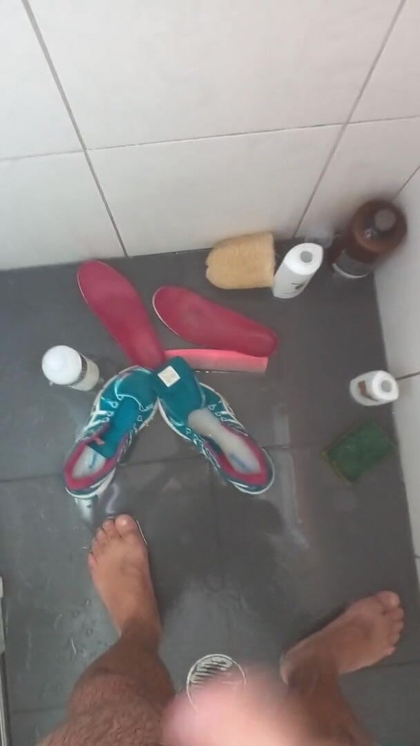 Sneakerfetish_BR: Sneakers Fuck Asics in Bathroom