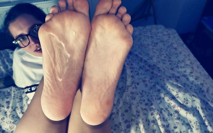 Ghomestory: Sexy girl does hot foot fetish | Cum on soles | Perfect...