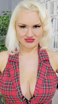Ciorapii sexy ai surorii vitrege!