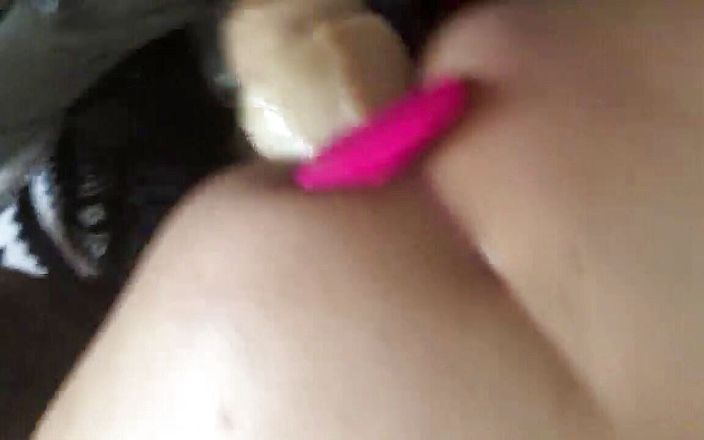 Big booty PAWG MILF wife amateur homemade videos: Pawg’s pussy stretched by massive double cock sleeve