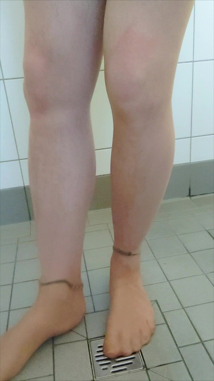 Carmen_Nylonjunge: Caça molhada em meia-calça de presente