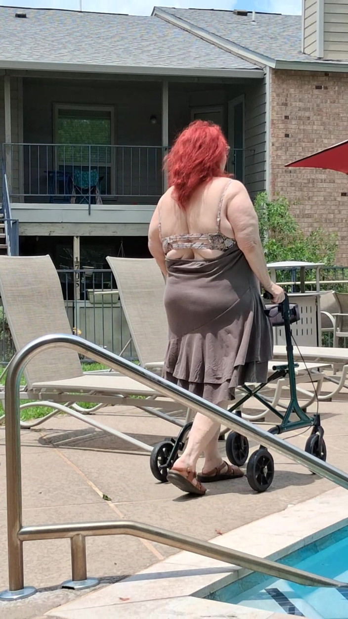 BBW nurse Vicki adventures with friends: Summer Has Arrived! Time for the First Visit to the...