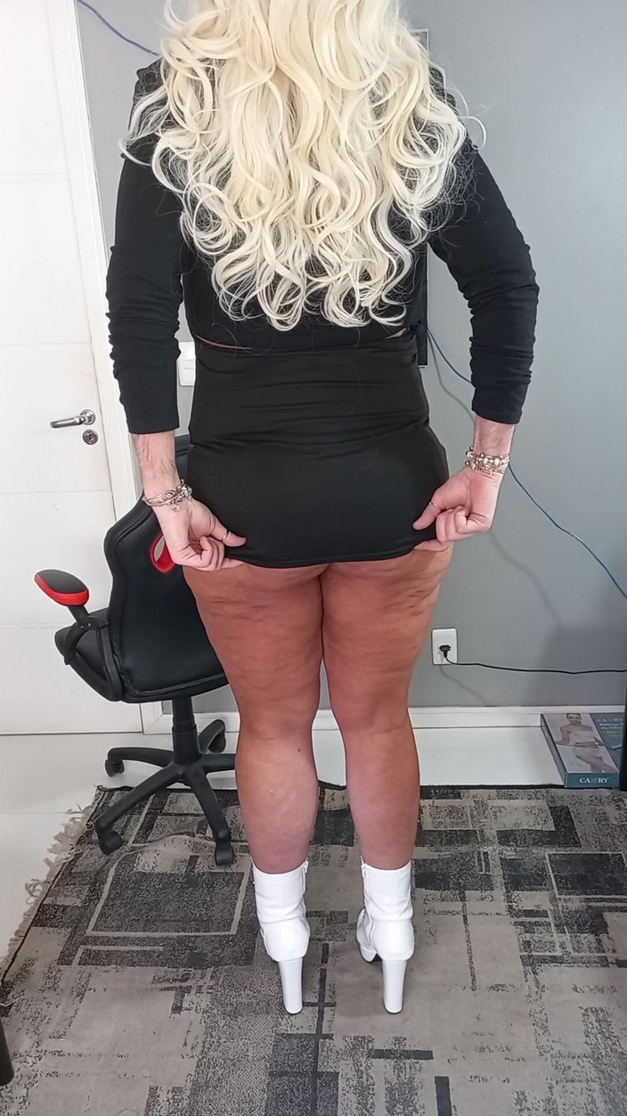 Sexy ass CDzinhafx: Můj zadek v nových bikinách a minisukni