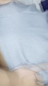 Vysokoškolačka přistižena při sexu s učitelem pro známky