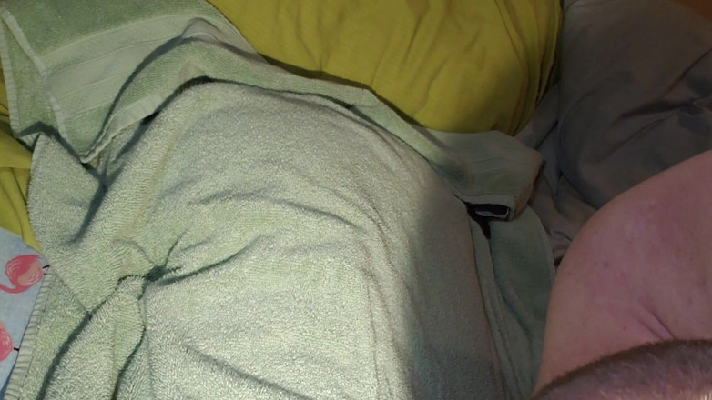 Charlieboy69: Halsfick 2 riesiger dildo teil 2