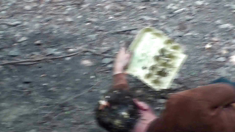 Femdom Austria: На відкритому повітрі принижує цього раба