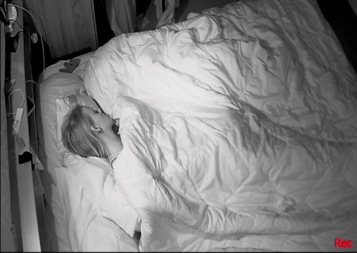 KittieNoOne: Еще одна ночь я играю с собой