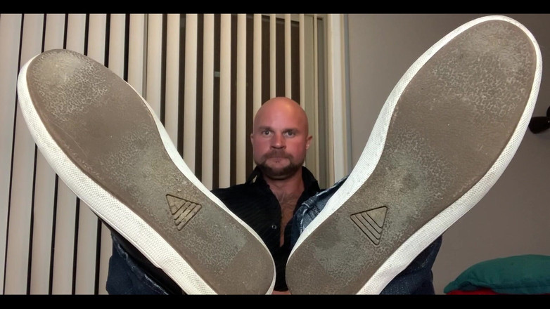 Jasons feet: Stai intervistando per un lavoro da assistente