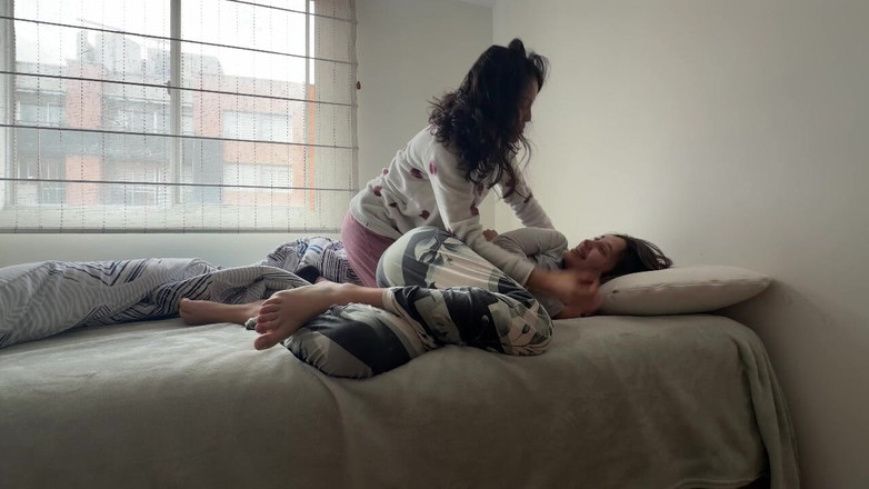 scarlettandc: Seks pagi antara lesbian