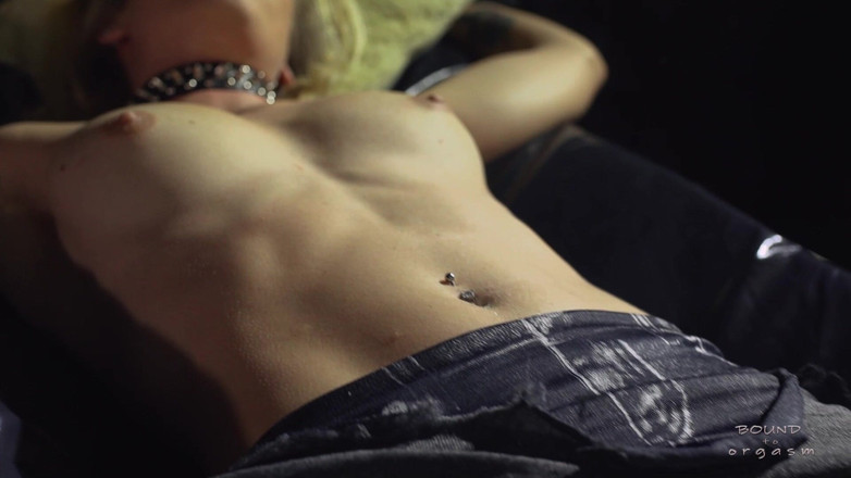 Bound to Orgasm: 침대에 끌려 - 미니 망가