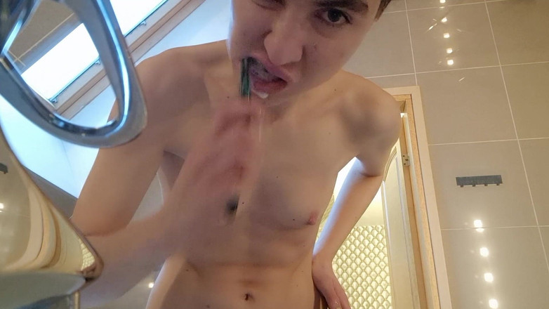 Faith Eros: Dişlerimi fırçalarken akneme tap - yoksay