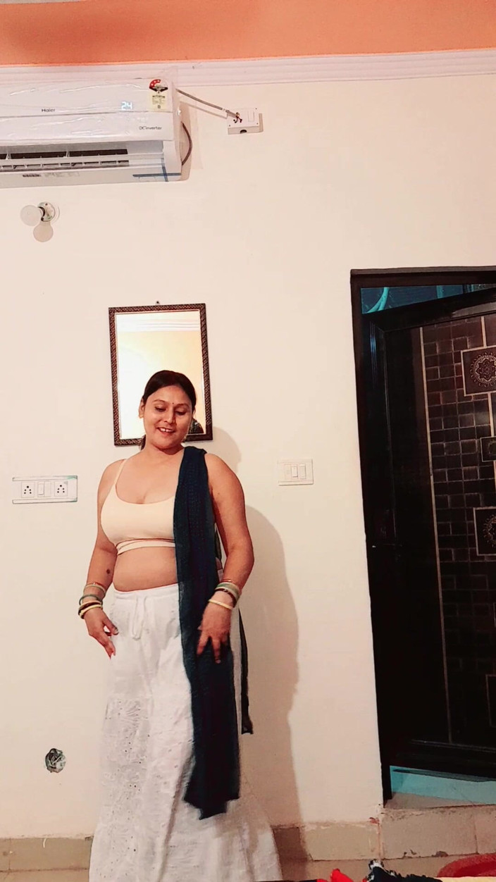 Puja555: Dansende puja