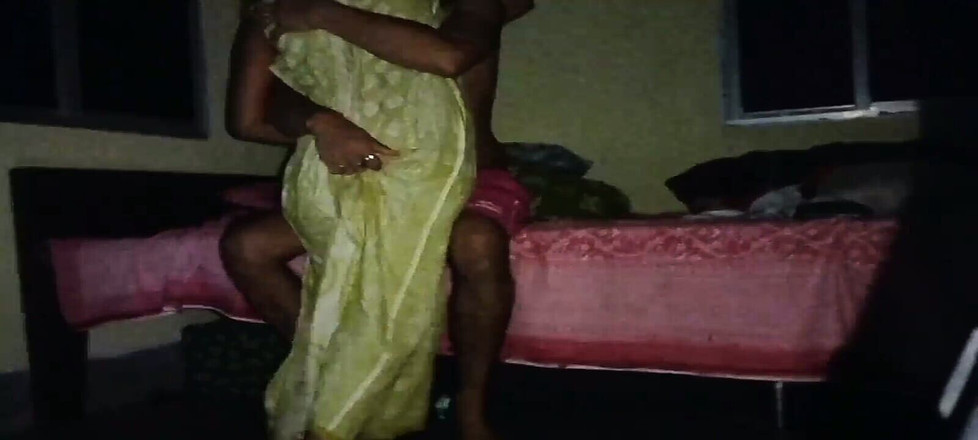 Nazima Khan: Vesnická žena v domácnosti šuká se švagřem