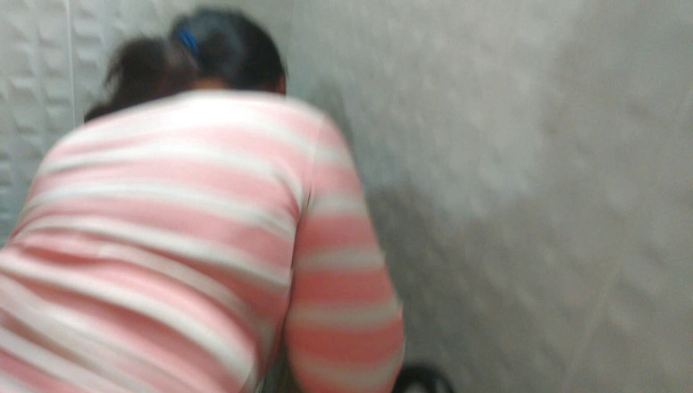 Jhony Cruz: Pembantu rumah itu membetulkan mandi tetapi saya mengongkeknya dan mengisi...