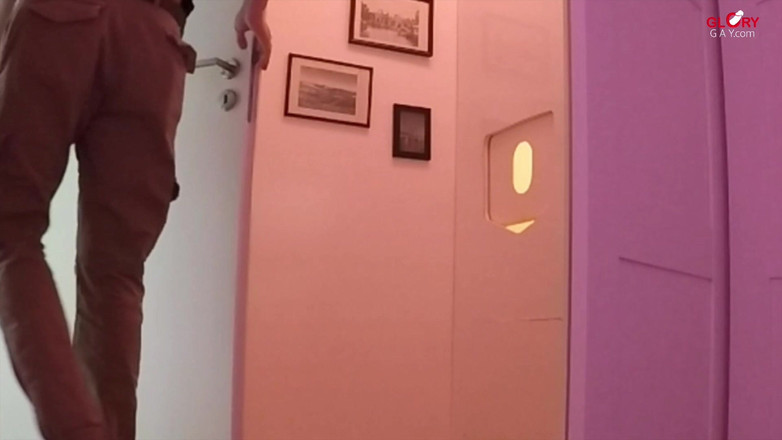 GLORYHOLEGAYS: Tabu gloryhole first: štíhlá blonďatá hetero teen (18) foukaná divoce gay klukem