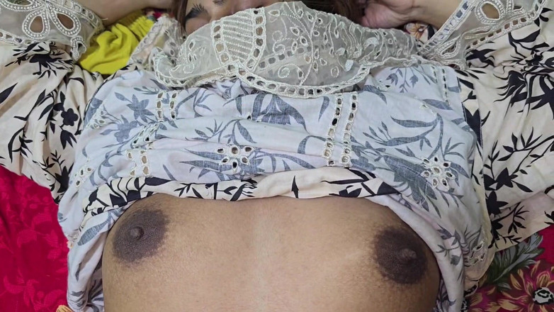 Faryal: Mädchen, muschi