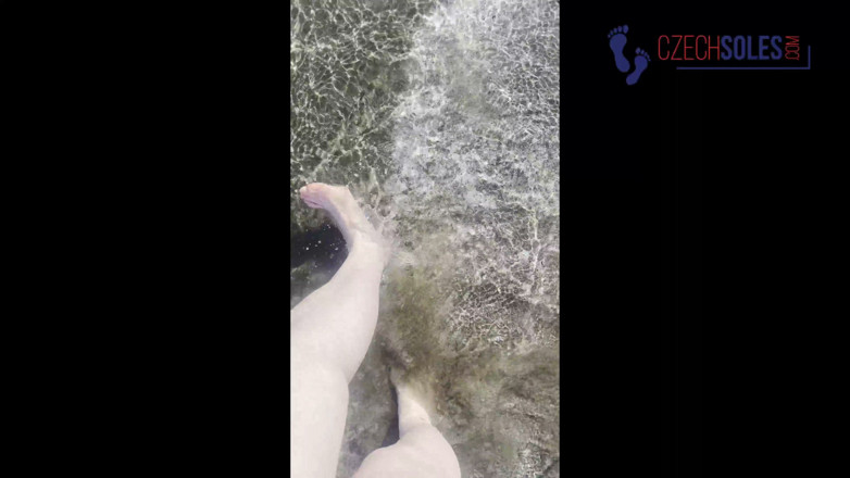 Czech Soles - foot fetish content: Plaj ayakları azdırma