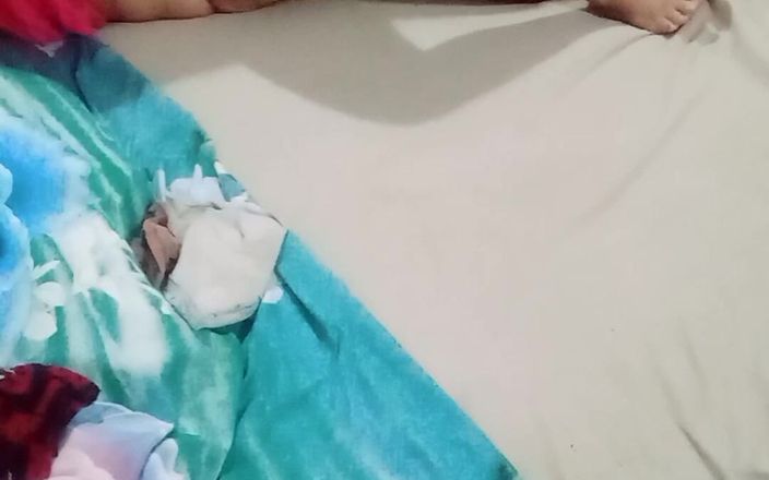 Sexy Yasmeen blue underwear: I inserted my penis