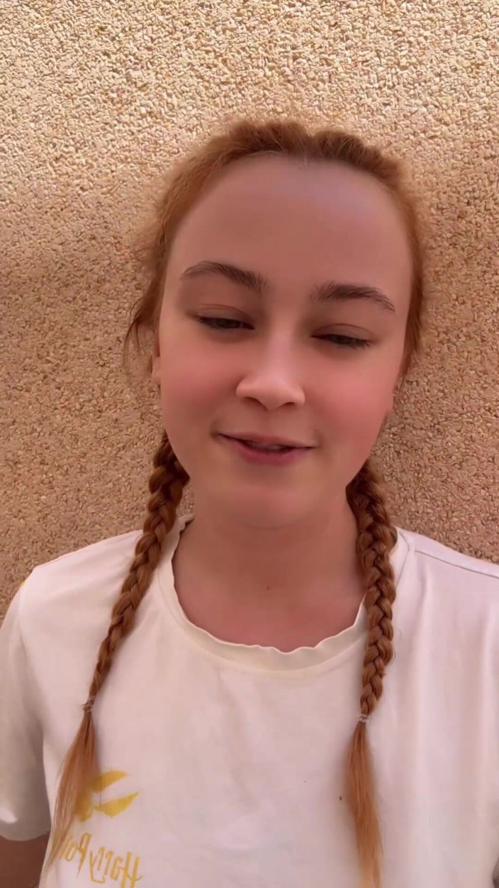 Sheryl X Sinclair: Tổng hợp đi tiểu ngoài trời đầy đủ nhất 2025!