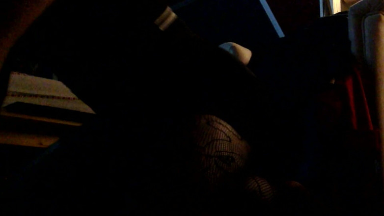 Joslin: La sissy joslin prende un dildo nel culo