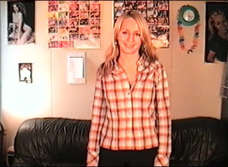 Flash Model Amateurs: Marvelous blonde chick gets her sexy body oiled at the...