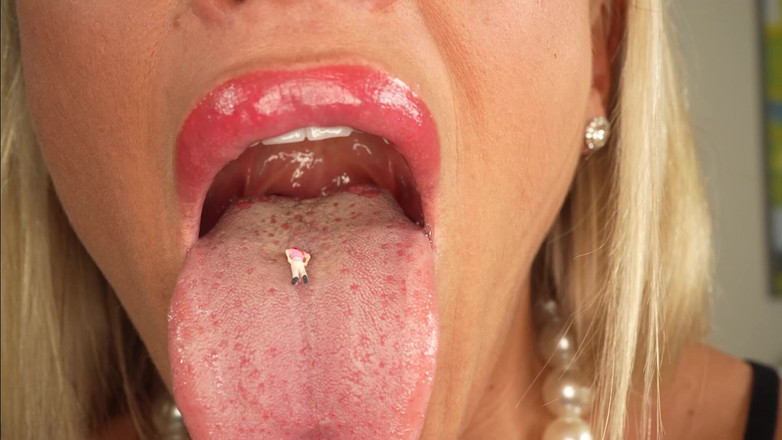 CALLIE ROKS: Kreditnehmer bekommt von Callie'riesin einen heißen muskel