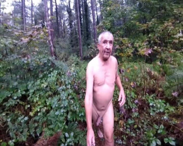 Andy: Mưa &amp; ướt át trong rừng