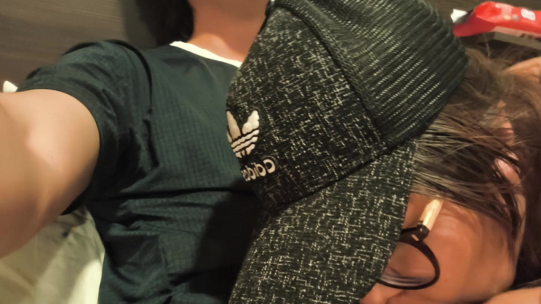 Moo DBOXXX: Ja i samotna mama razem w łóżku, ona chce wysiąść i...